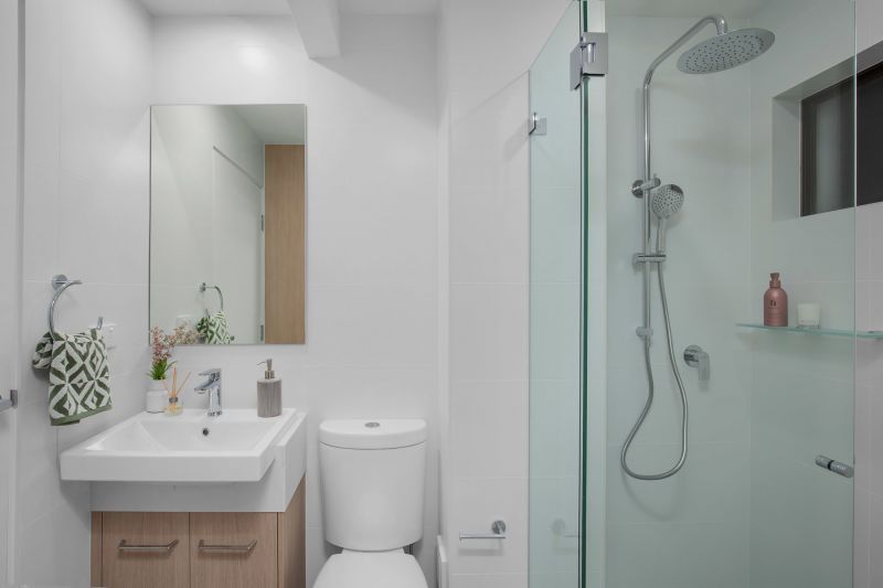 Apt 10 – Fully renovated north-facing 1-bed