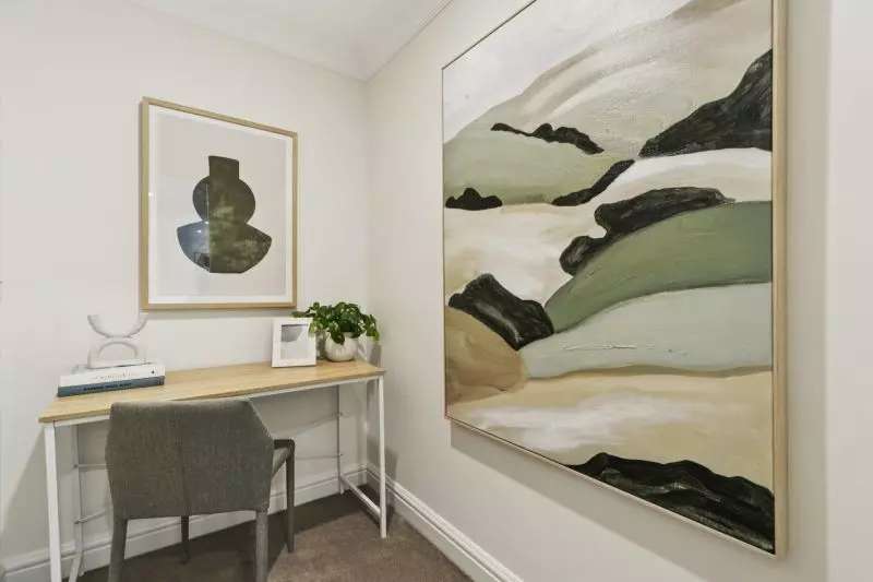 Stunning 2-bedroom apartment with balcony views