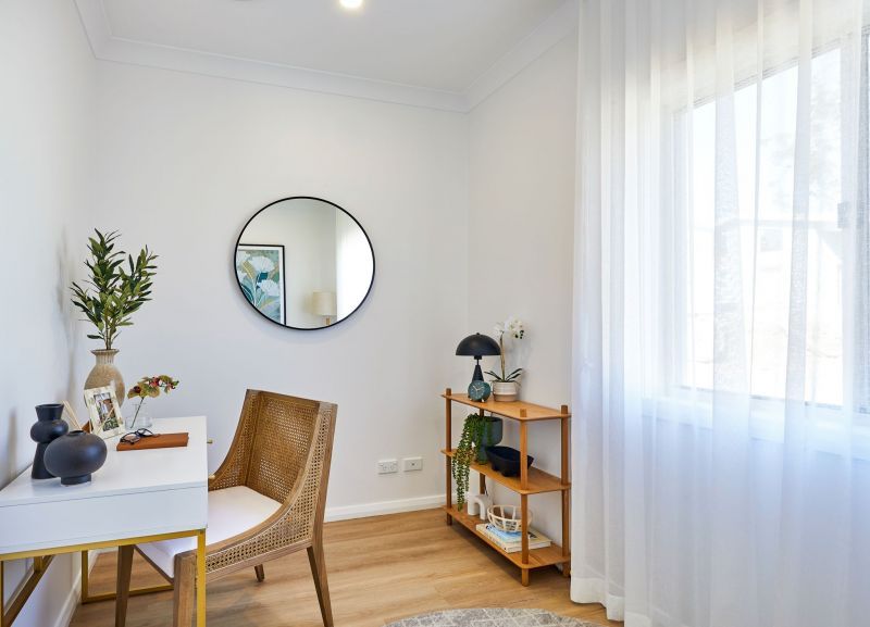 Open Plan, Perfect position, with many extras