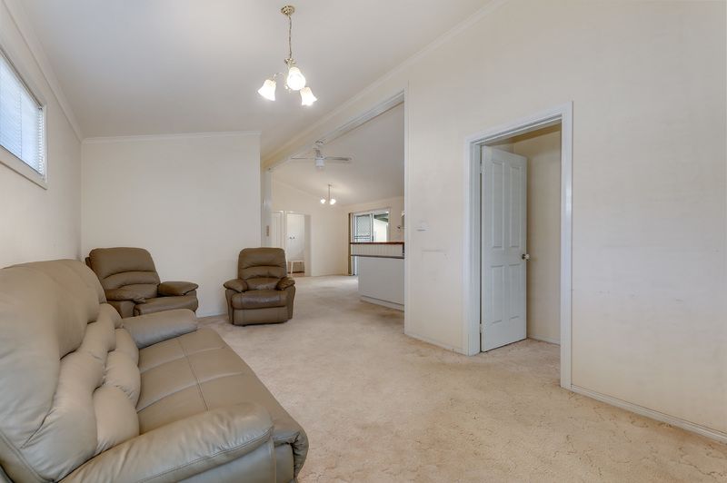 Pet friendly home in welcoming over 55s community