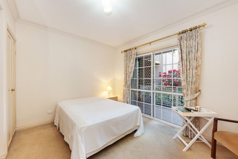 Totally Unique 1 bedroom Garden apartment