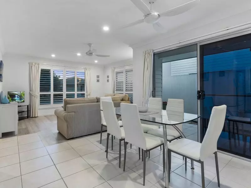 Site 136 - Established Coringa