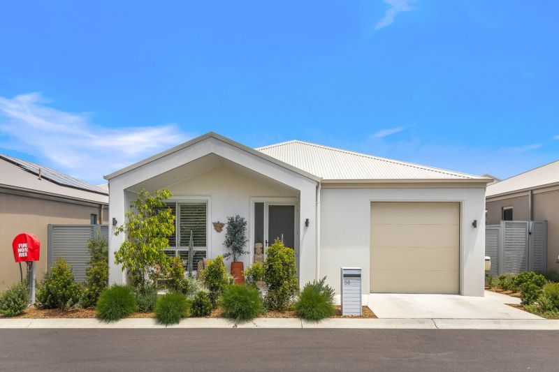 Quiet, Contemporary Living with Privacy and Space