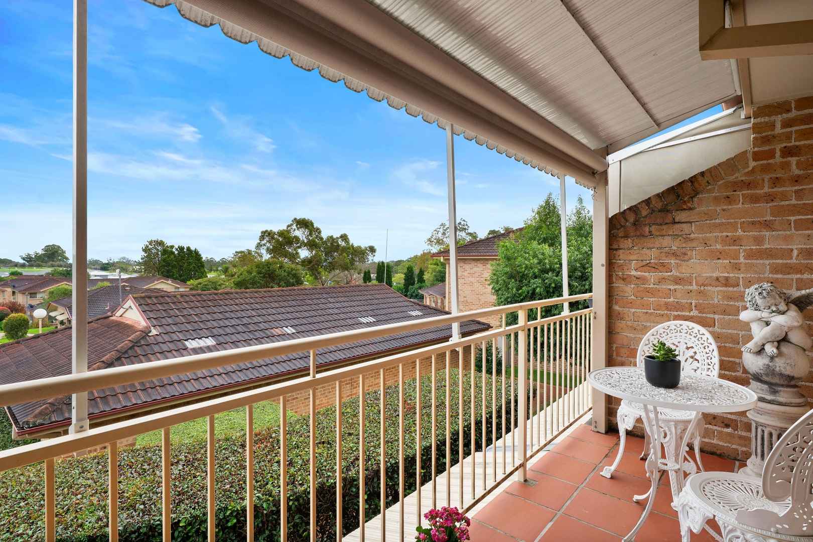 Spectacular Views to the Blue Mountains     
