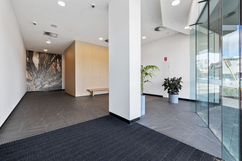 Great Location, Modern & Professional Lifestyle!