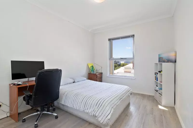 Central Living & Resort Style!