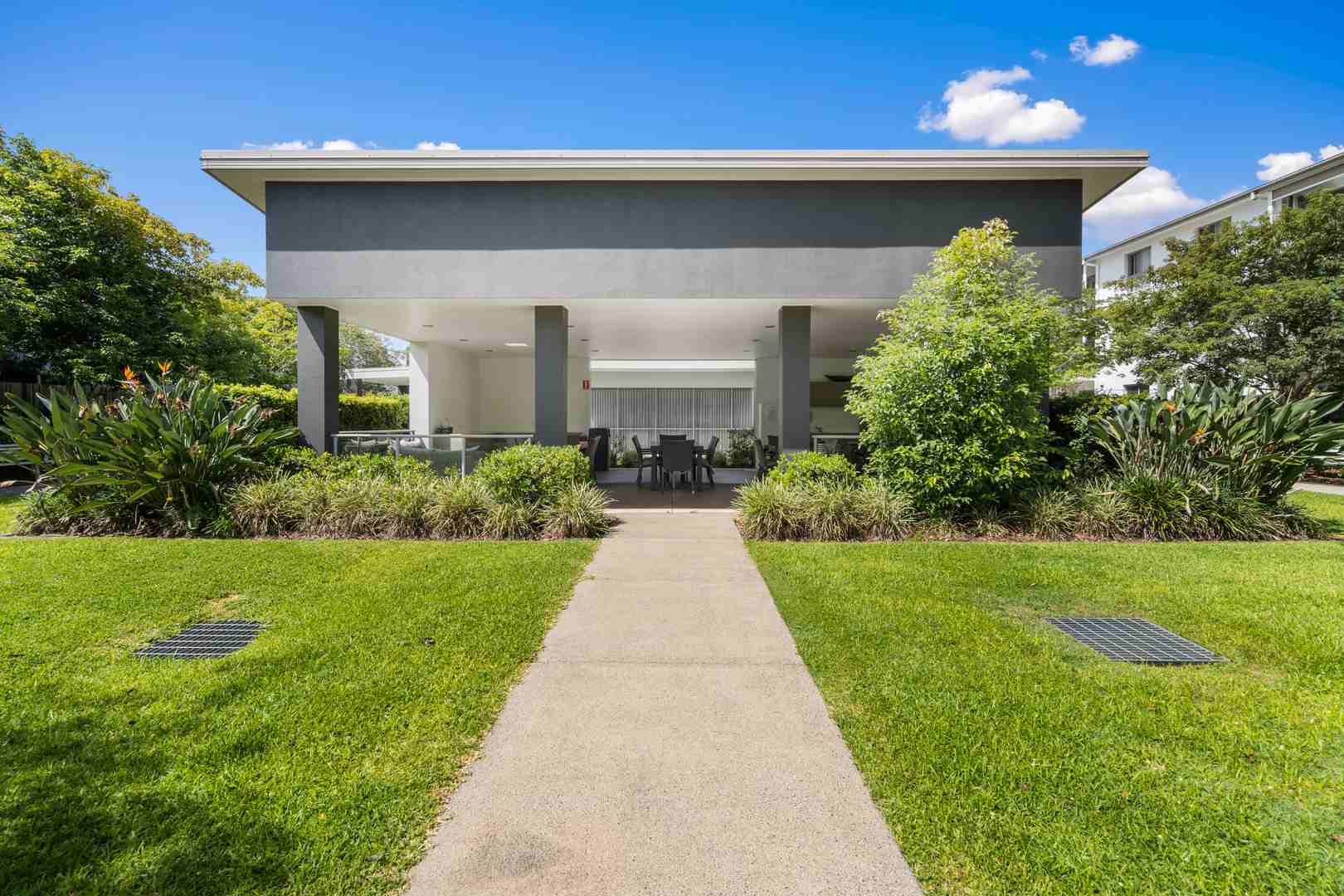 Modern one bedroom self-contained apartment