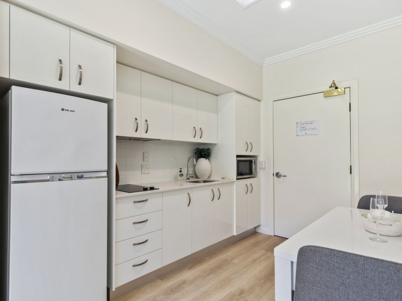 One-bedroom apartment located in a quiet and peaceful setting.