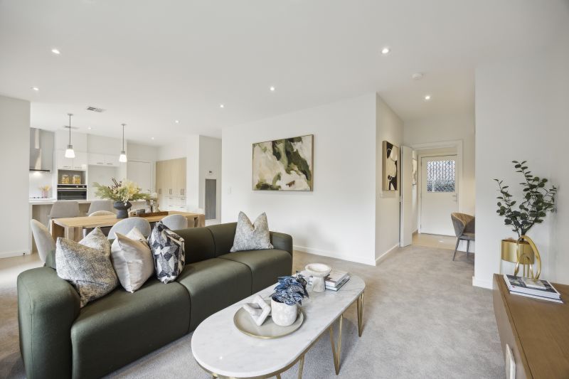 Modern 2-bedroom and study villa with private courtyard