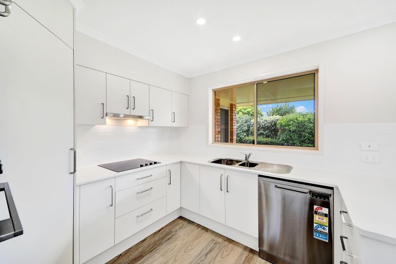 Lush garden surrounds with all the space you need!