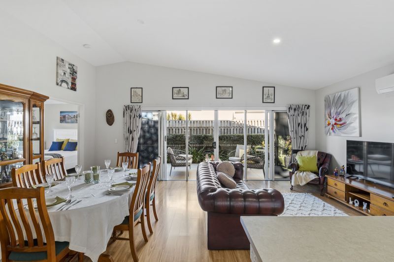 Modern Elegance in a Prime Location!