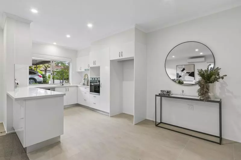 Beautifully refurbished 2-bed plus study villa