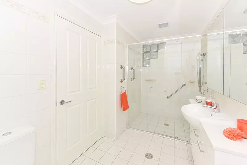 Spacious first floor north facing apartment