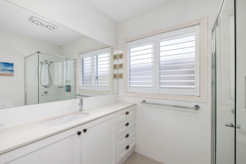 Elegant Three Bedroom Home + Beautiful Gardens