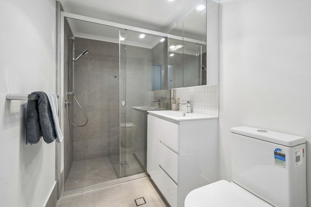 213- Renovated studio serviced apartment in vibrant retirement community
