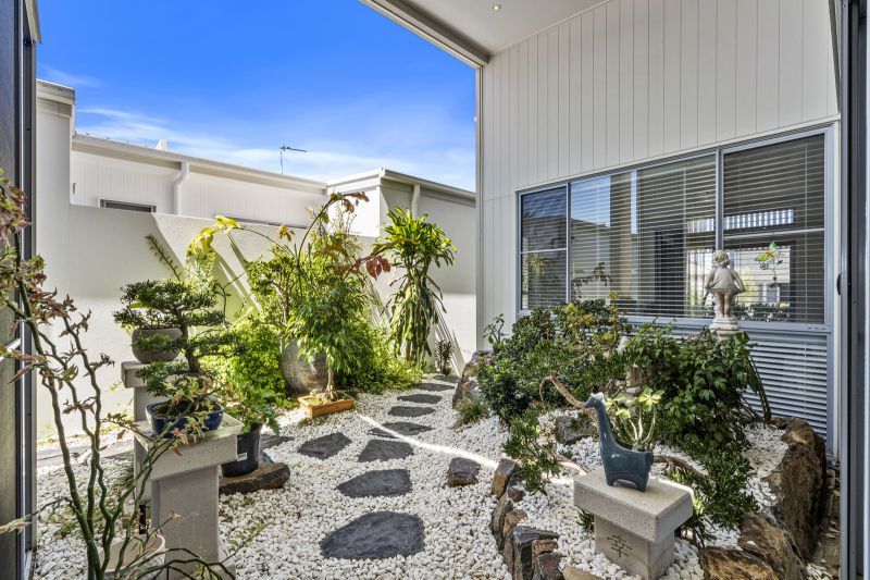 Site 002 - Established Silver Mist I