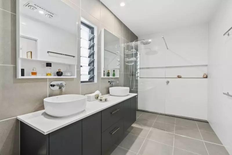 Site 383 - Established Prestwick