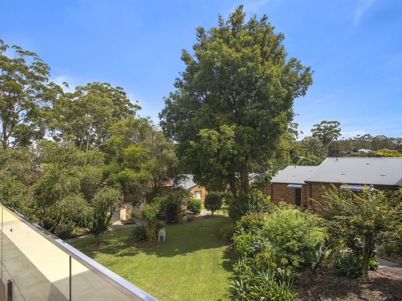 Stylish Villa with Scenic Views and Expansive Elevated Courtyard