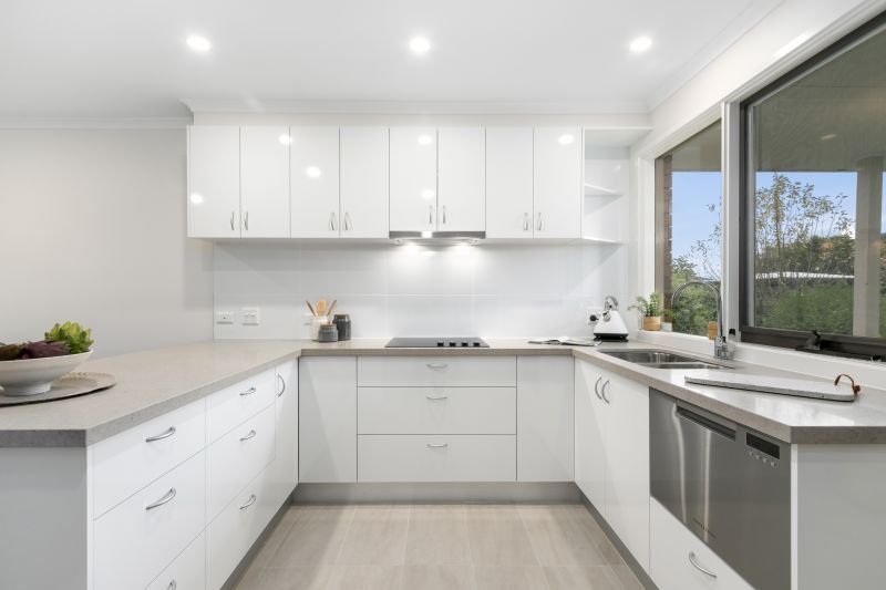 Newly refurbished 2-bed villa close to the community centre