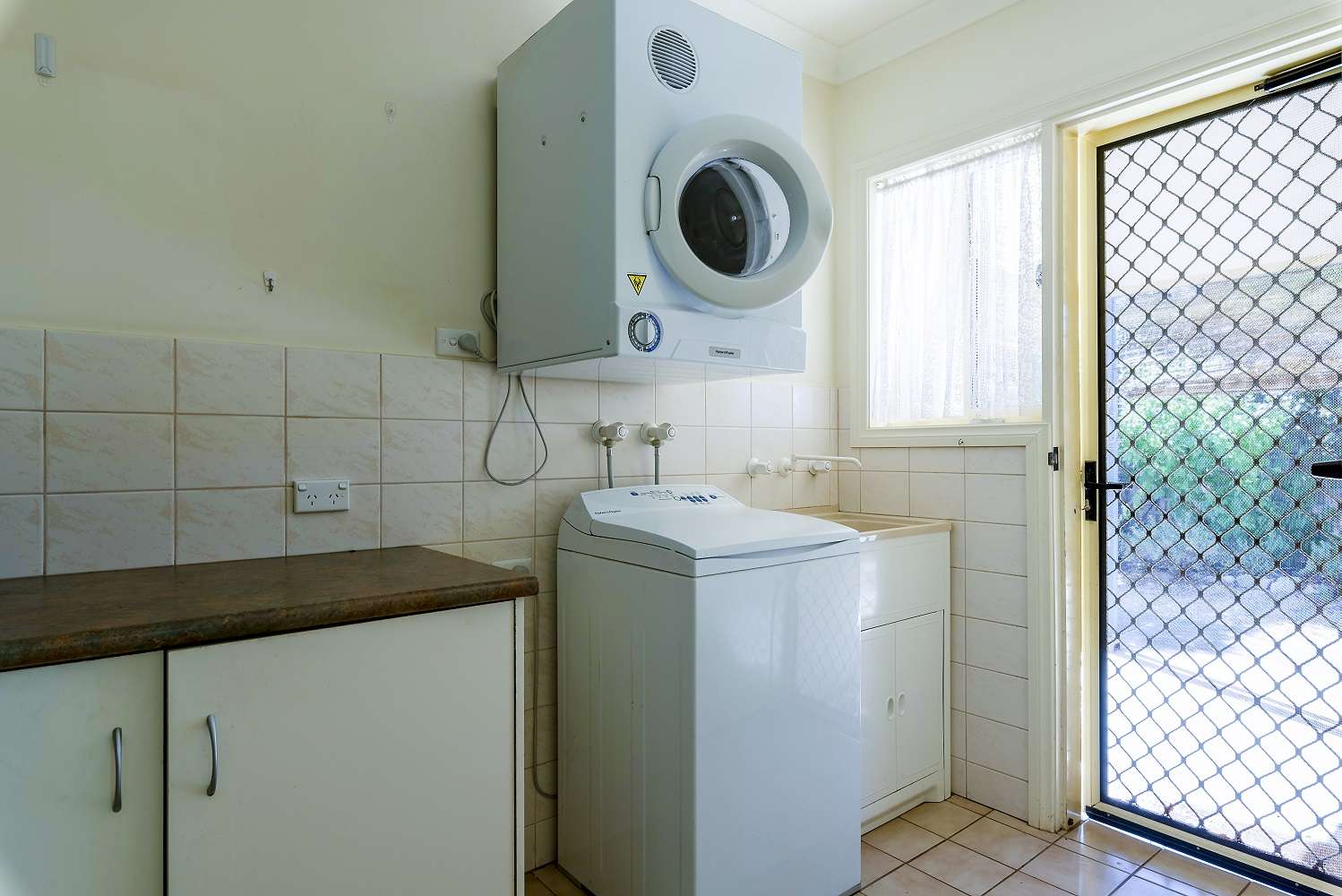 Large Two Bedroom Home - Easy Expressway Access