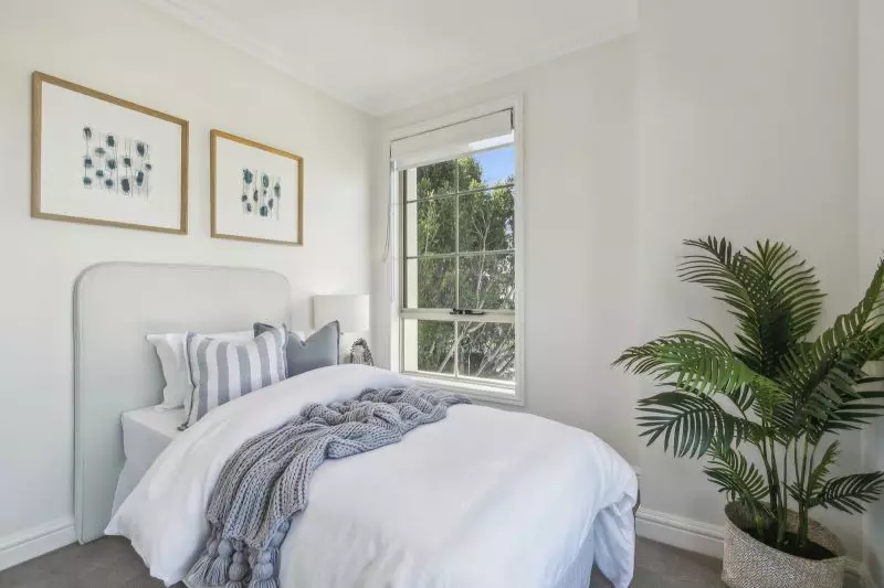 Spacious and bright two-bedroom apartment