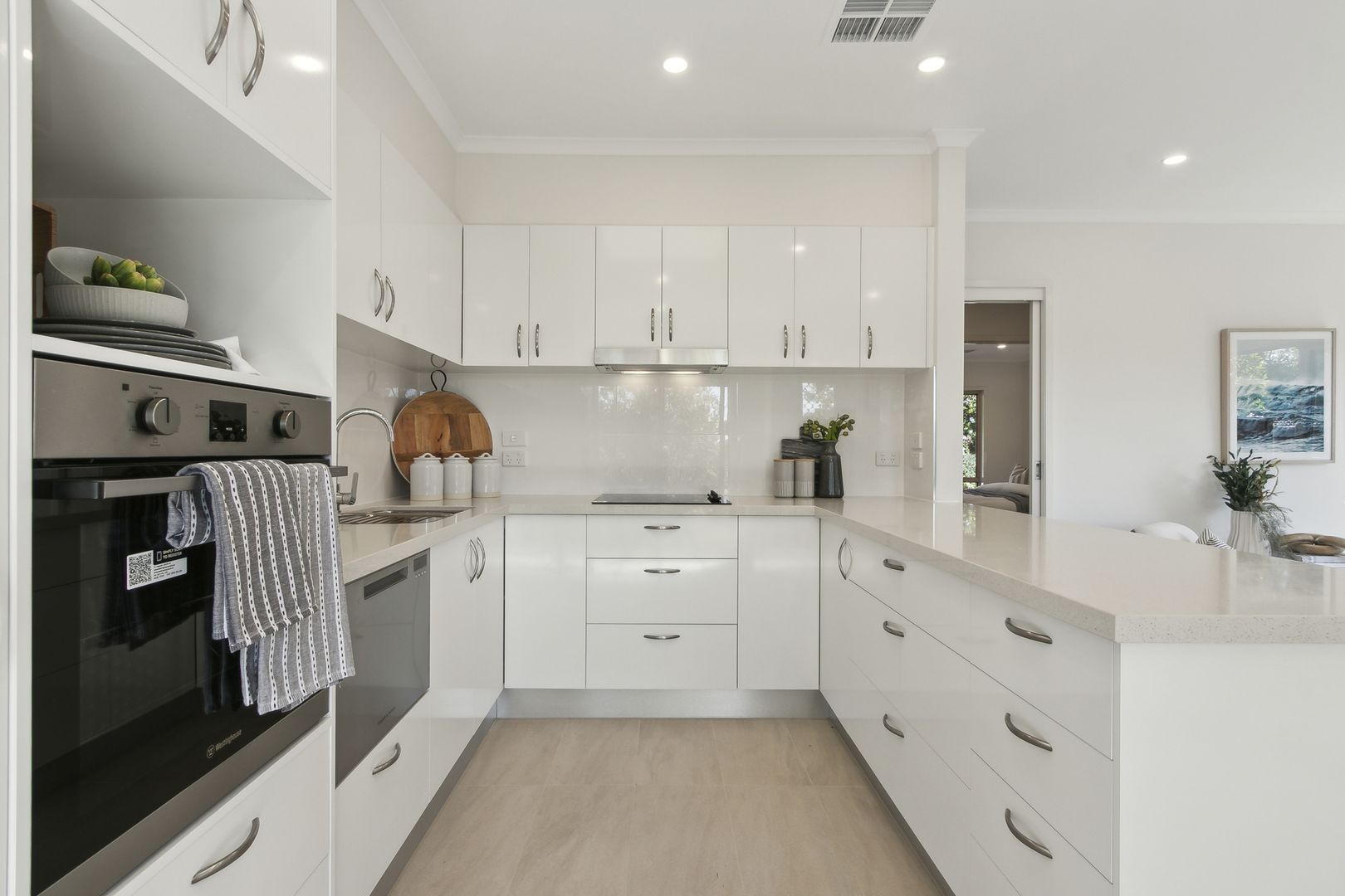 Stylish, 2-bedroom, modern villa close to the shops