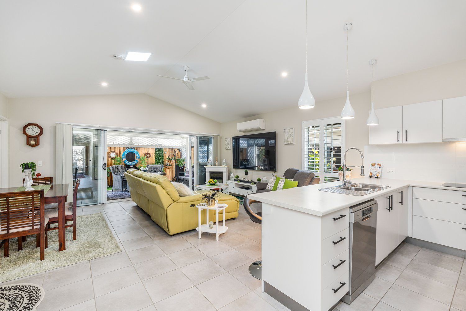 Stunning Alfresco, Stylish Living