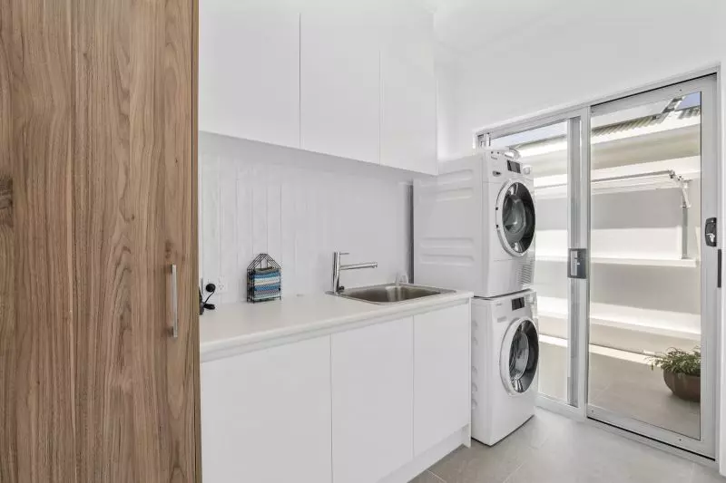 Site 176 - Established Kalbar