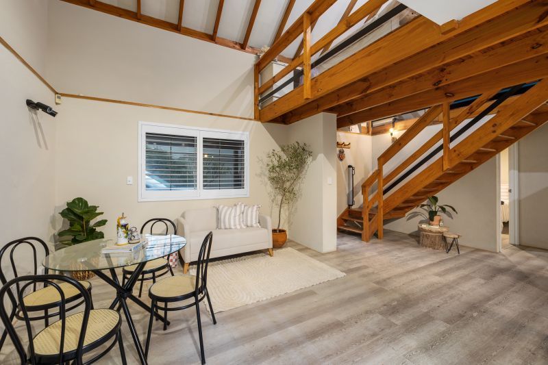 Captivating Cabin-Style  Cottage