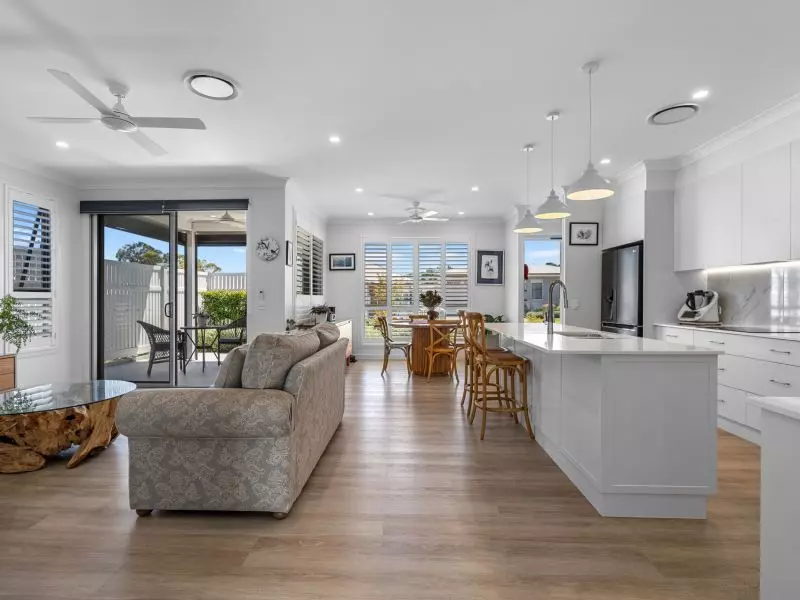 Prime Corner Location - Private Outlook to Nature