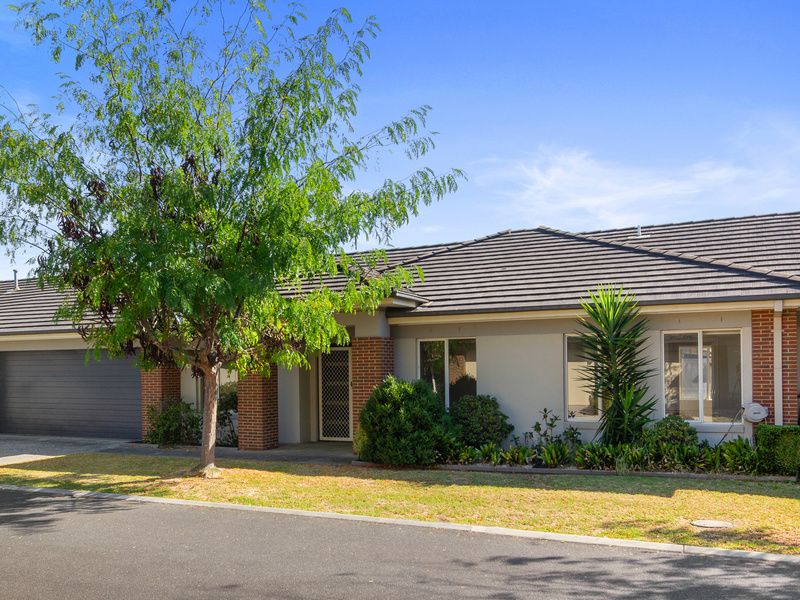 Stylish Villa with Space, Flair and a Fresh New Interior!