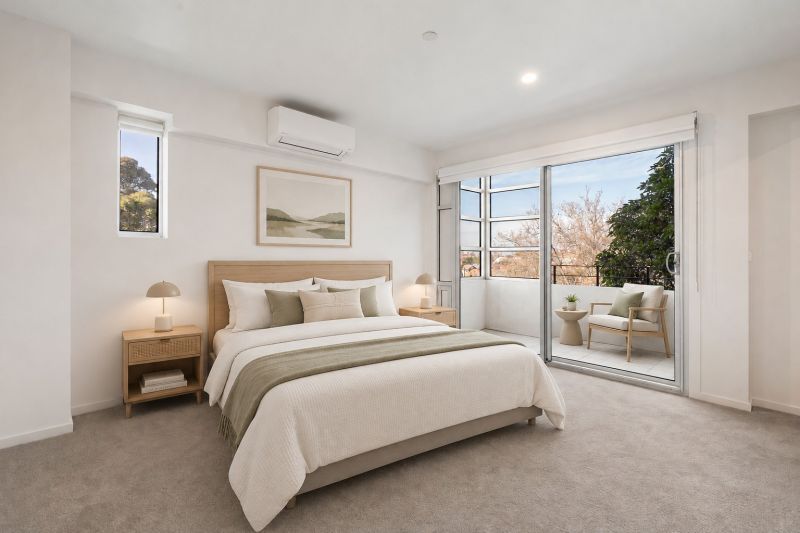 Spacious third-floor apartment with city views