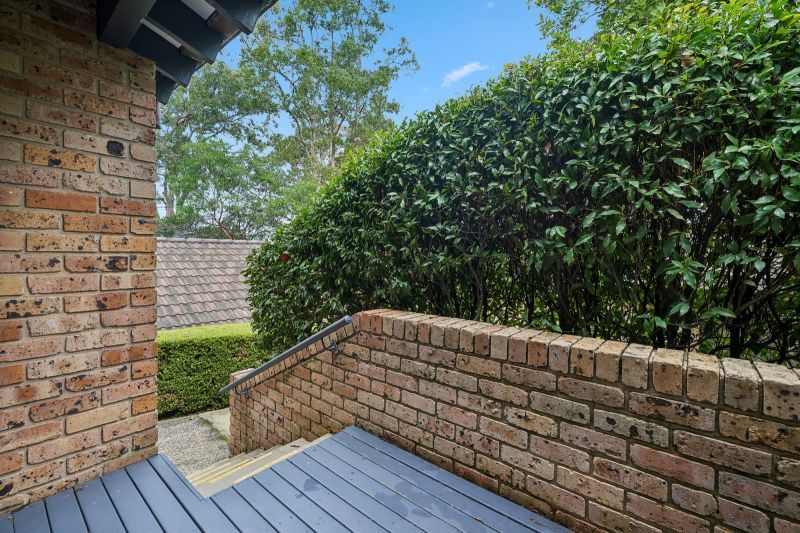 Bright, private & perfectly positioned villa