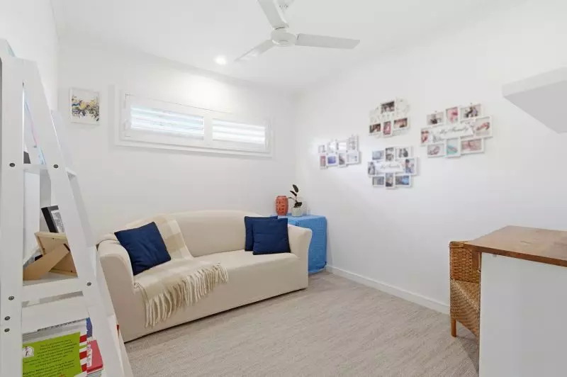 Modern Comfort Meets Seamless Indoor Outdoor Living