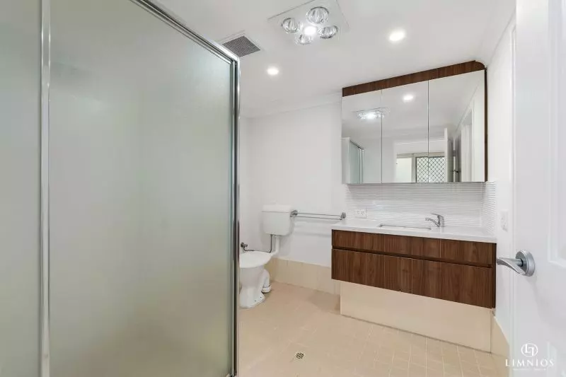 SOLD North facing, courtyard villa in the heart of Mercy Village.