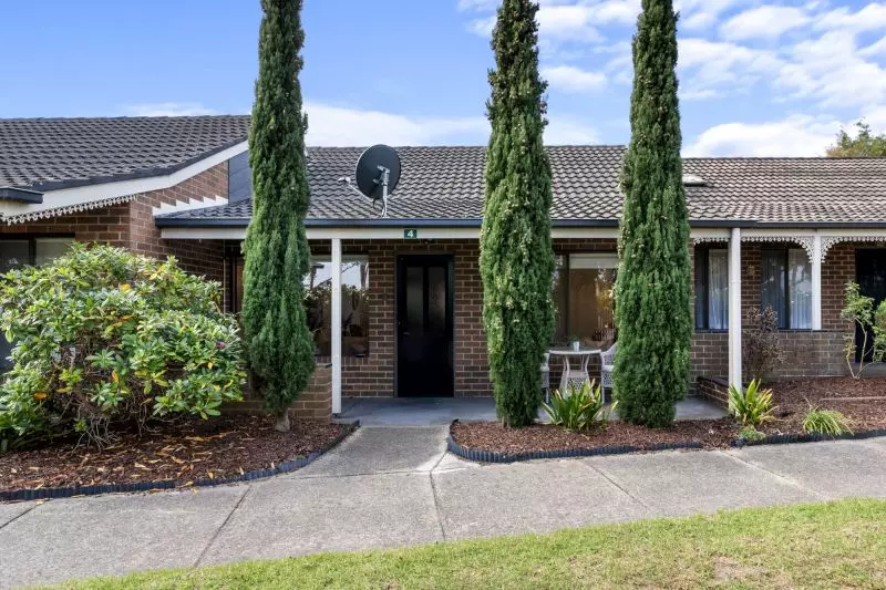 DEPOSIT TAKEN - Lovely, light & bright 1br unit at Morven Manor