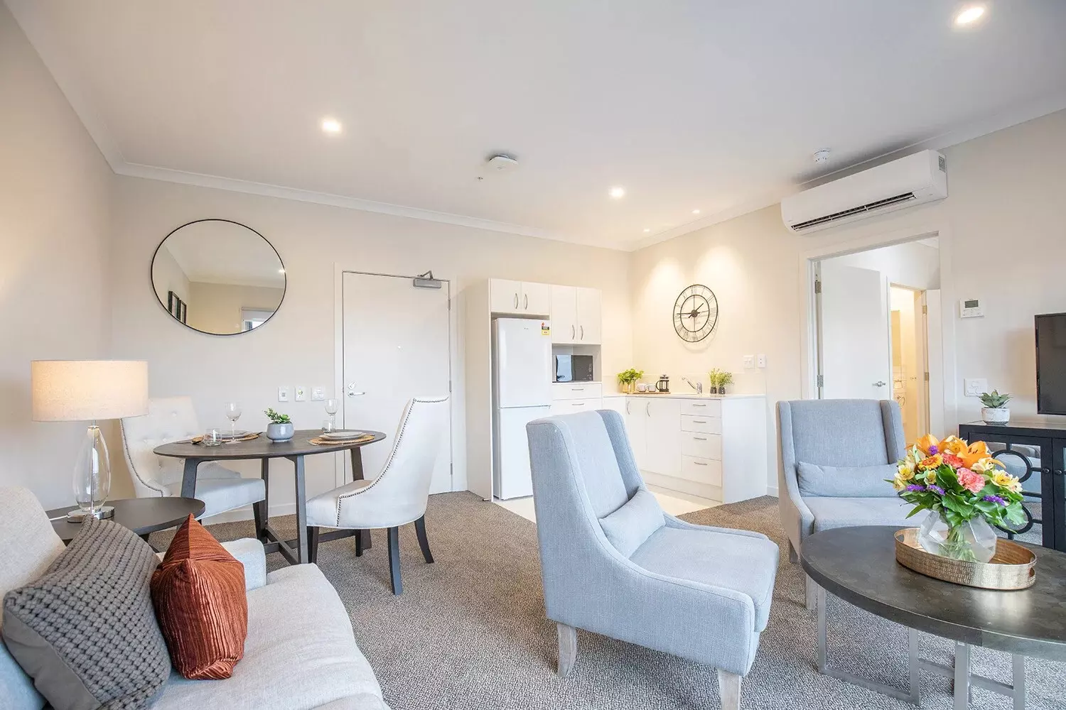 Top-Floor Garden View Apartment