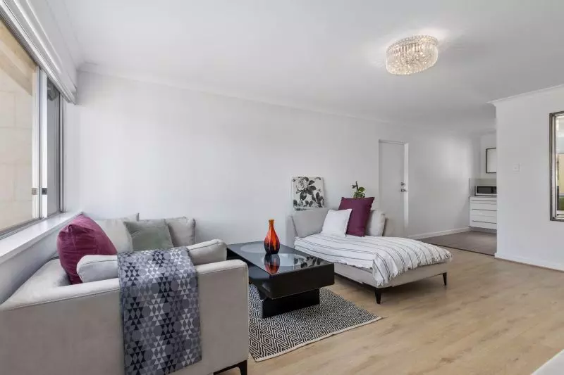 Charming Yokine Gem!