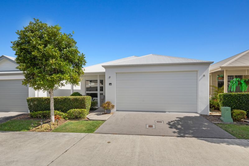 North-Facing Luxury – Elegant Three-Bedroom Home