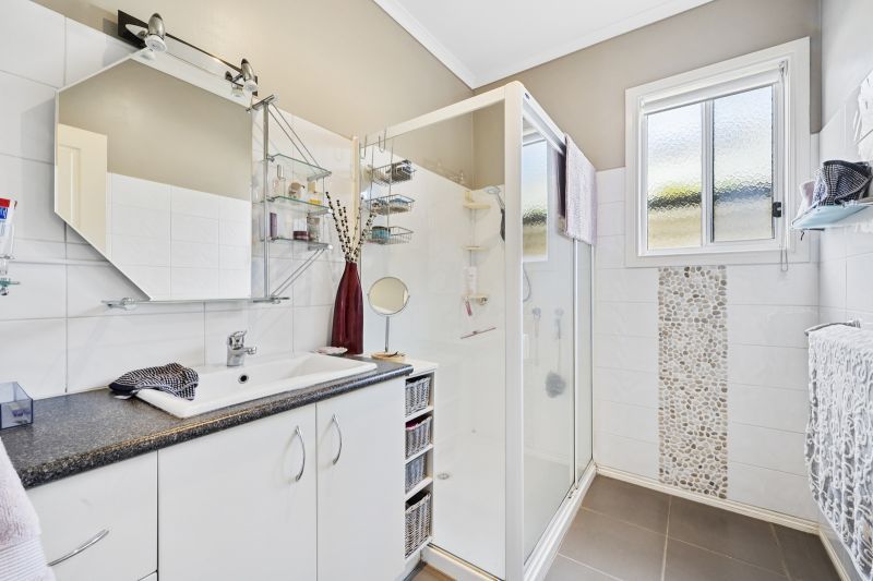 Beautifully Updated Modern Retreat