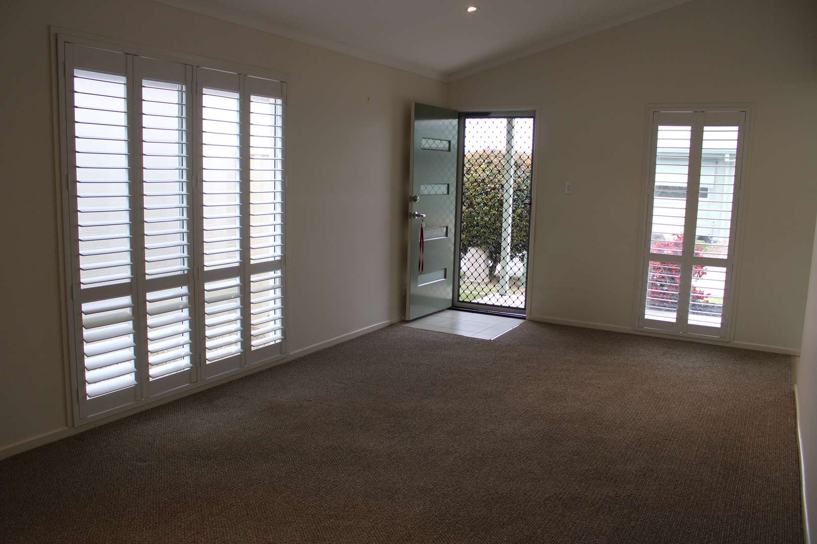 Centrally located 2 bed home in Palm Lake Resort Eagleby