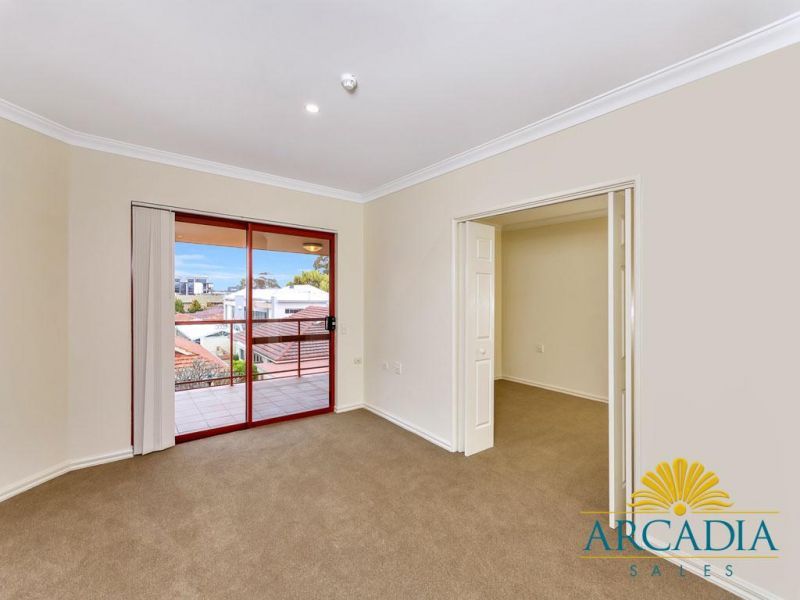 ARCADIA WATERS BICTON - Top Floor Fully Refurbished Apartment