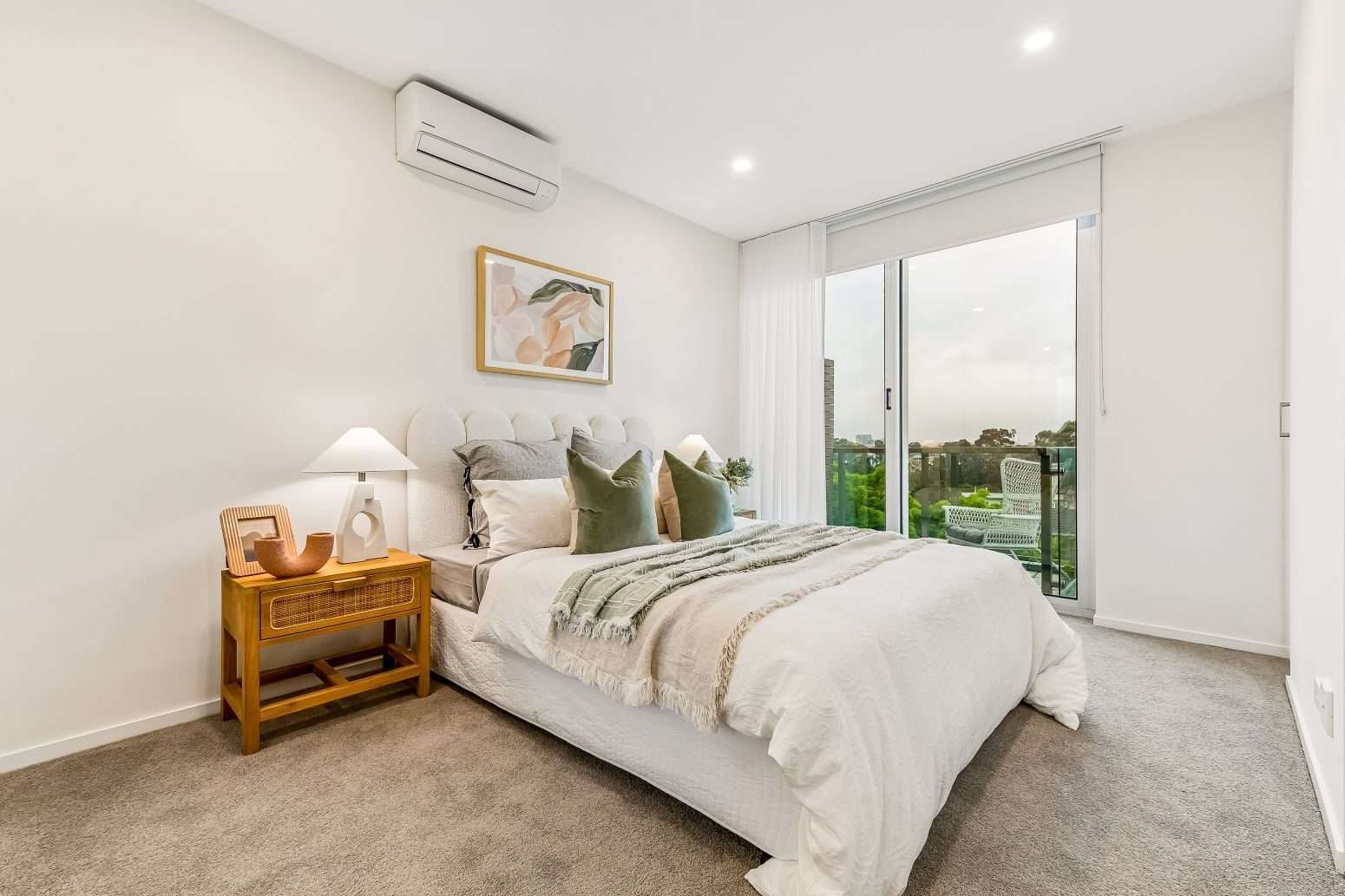 Airy top-floor apartment with stunning north-east views