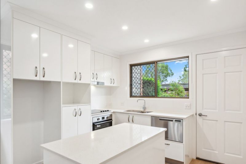 Light-filled one-bedroom plus study villa