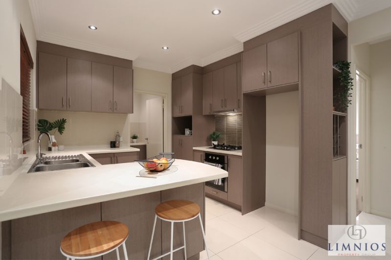 Spacious End Villa
