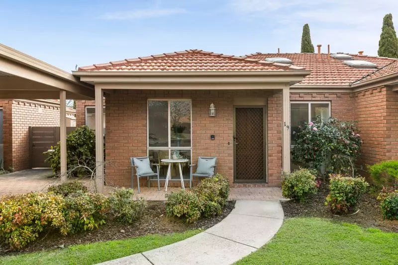 Lovely 2-bedroom villa with alfresco area and landscaped gardens