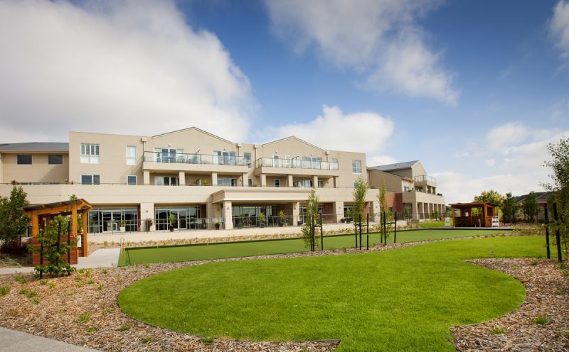 Experience all the benefits Tarneit Skies Retirement Village has to offer