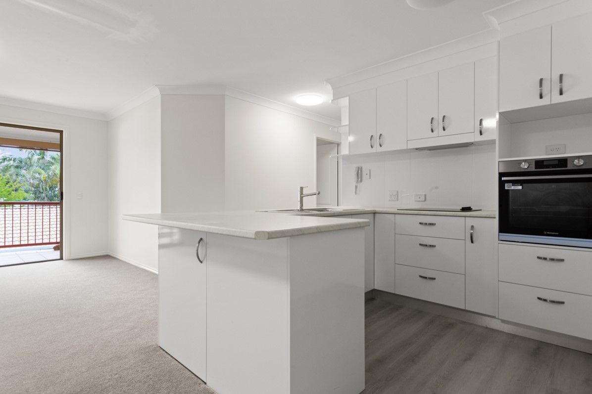 Modern 2 Bedroom Apartment with Large Balcony