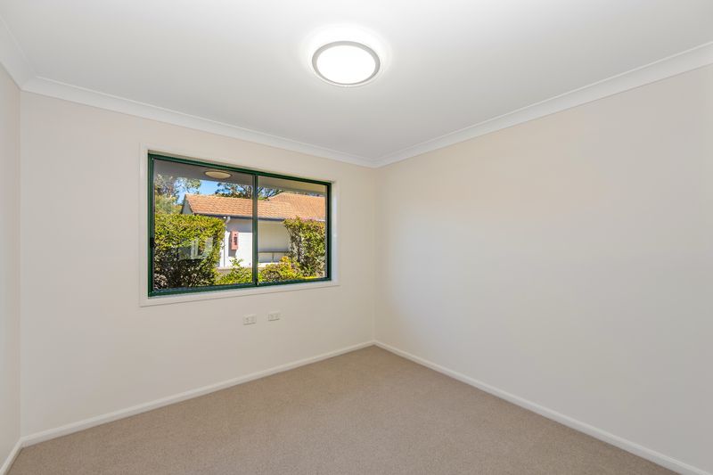 Spacious Villa with Light-Filled Living at Lakeside Village