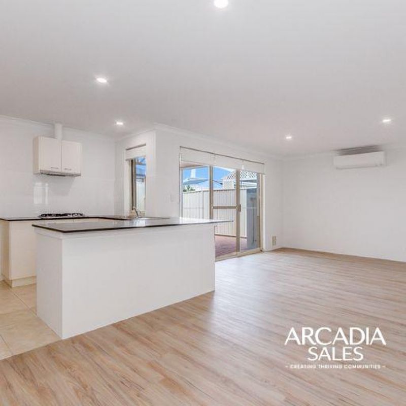 Newly Refurbished. Lovely Open Plan living